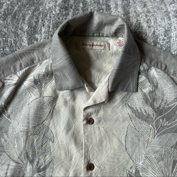 Tommy Bahama Hawaiian Silk Button Shirt Short Sleeves Leaf Print Men Sz S - Picture 3 of 6